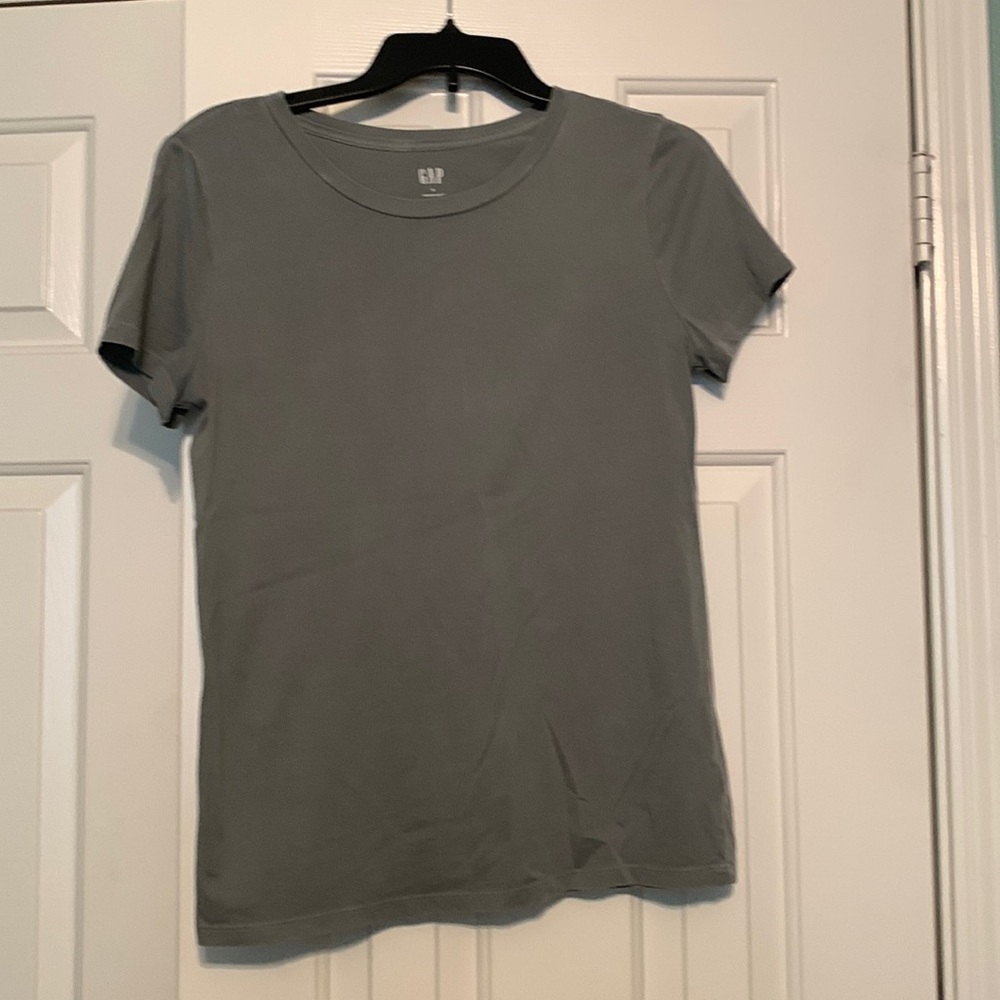 Gap short sleeve tee